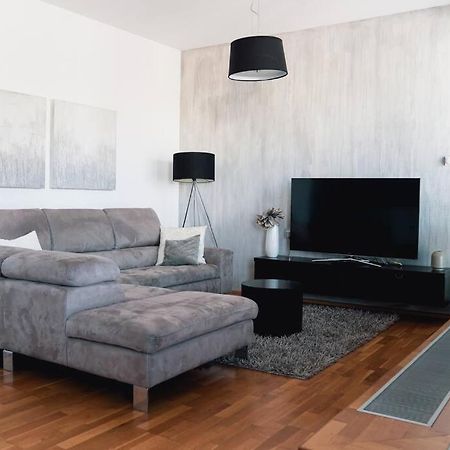 Prague Marina River View Apartment Close To City Centre Free Parking Εξωτερικό φωτογραφία