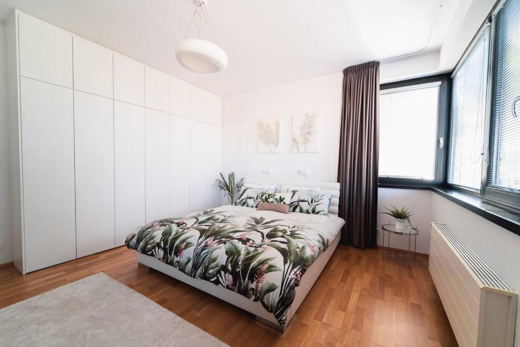 Prague Marina River View Apartment Close To City Centre Free Parking Εξωτερικό φωτογραφία